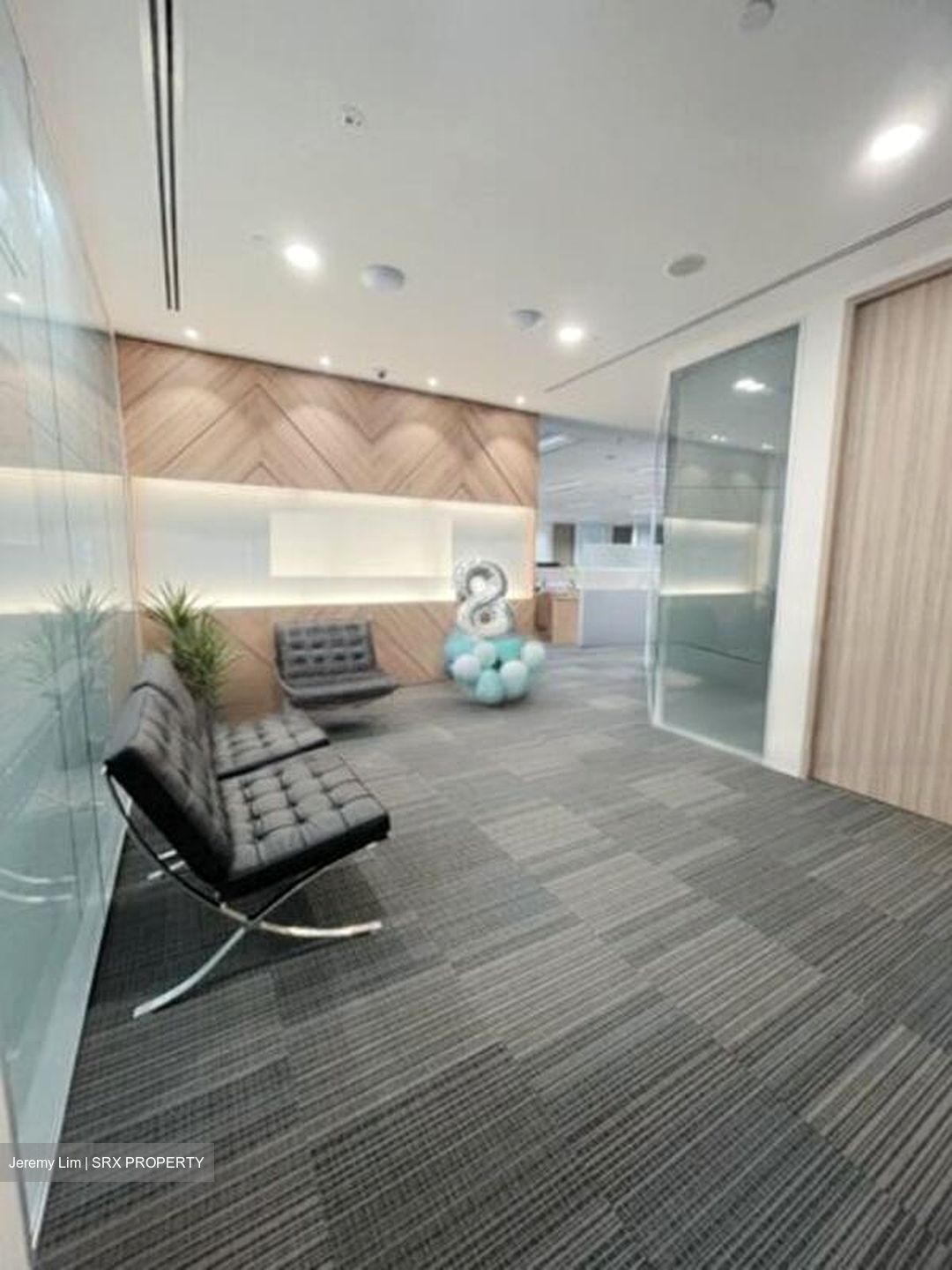 Capital Square (D1), Office #625421221